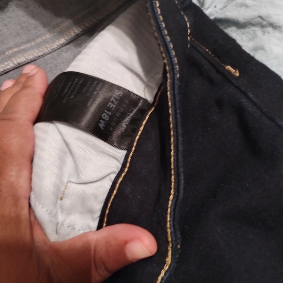 Denim shorts - Picture 2 of 4